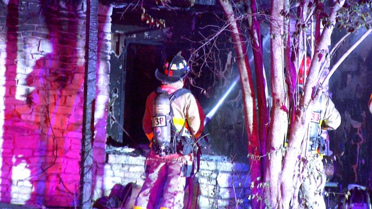 One person dies, another person and a dog rescued from Blakeley Drive house fire — KENS 5 (San Antonio), McKinney Health news